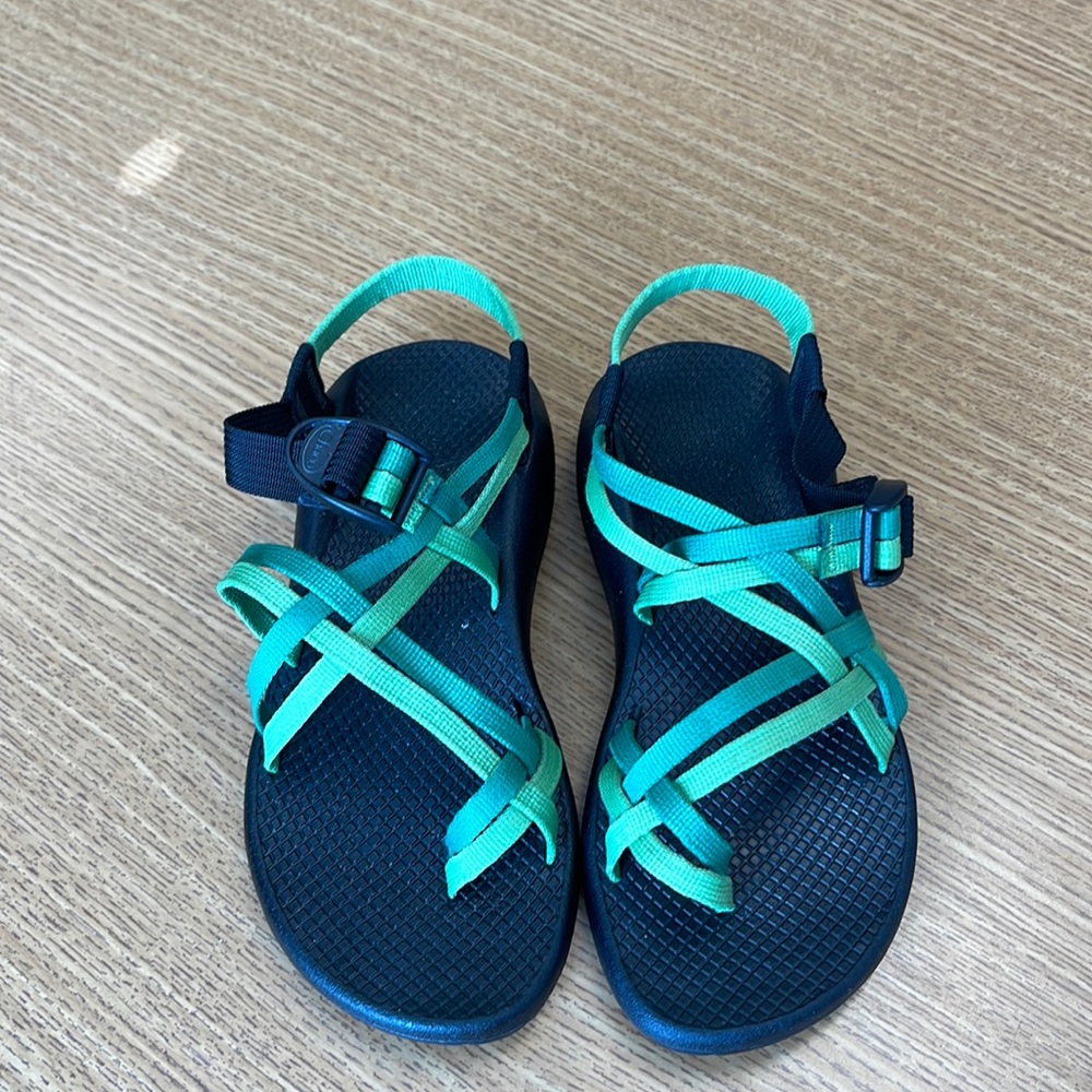 Chaco outdoor slides green women’s size 7 hardly worn